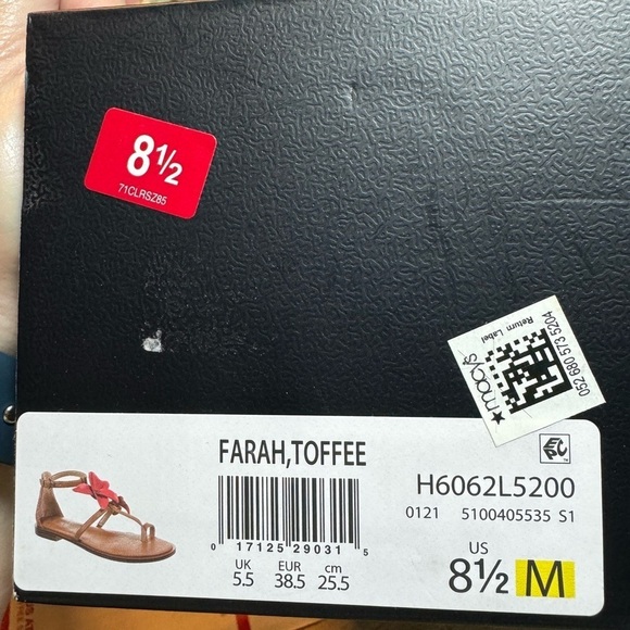 Naturalizer Farah Flower Embellished Sandals - Picture 10 of 10